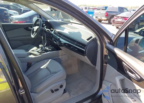 2018 Audi Q7 3.0T Premium z USA, uszkodzony, nr VIN WA1VAAF79JD037601